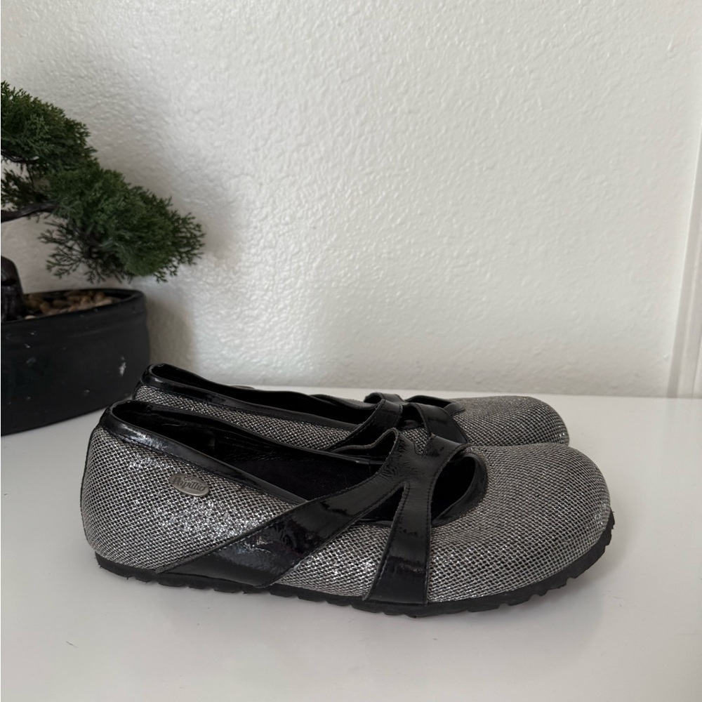 Birkenstock Papillio size 5  Black and Gray Flats